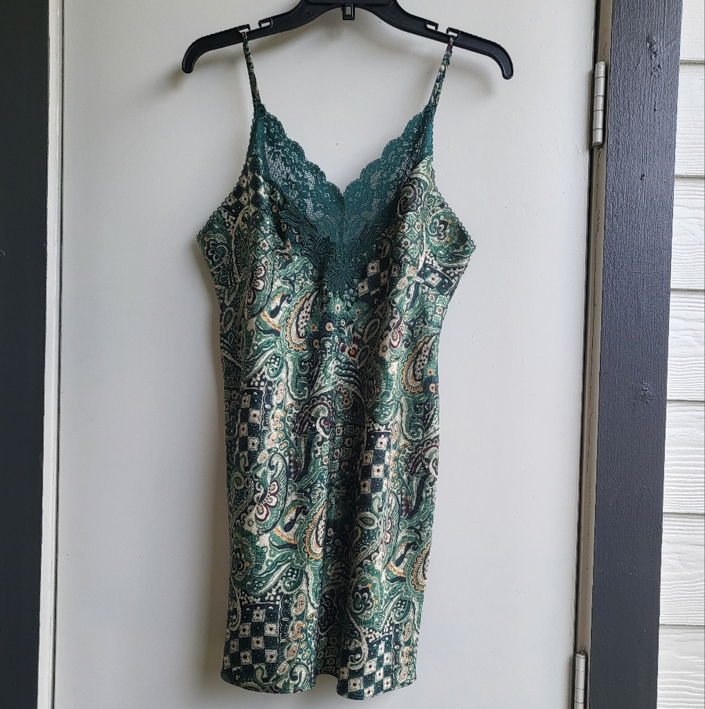 Forest Green paisley lace slip - Picture 4 of 8
